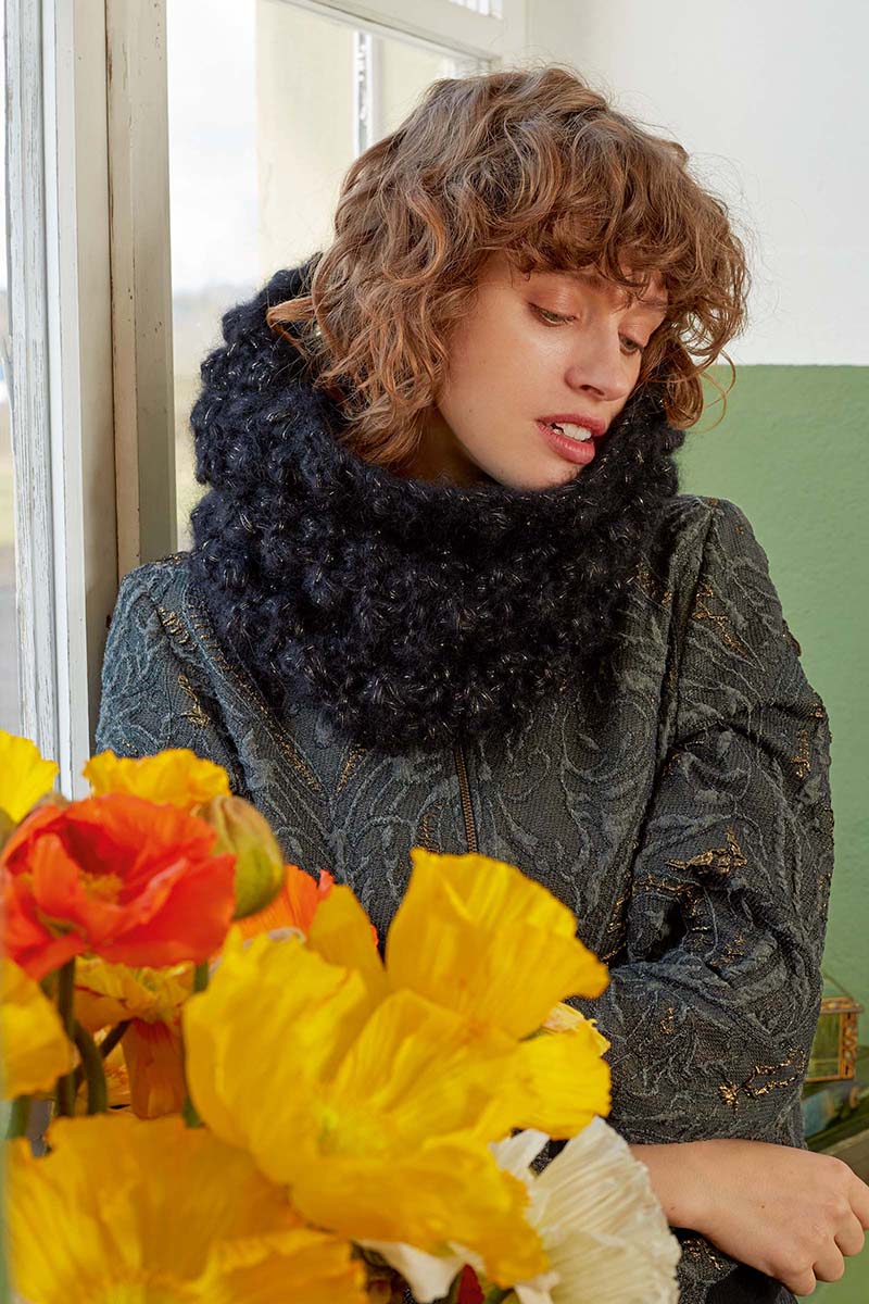 Cache-cou en laine - Cache-épaule - Col - Snood tricoté en côtes - Écharpe  avec fleurs au crochet avec des boutons - Tons gris - De fil en aiguille de  maille en maille