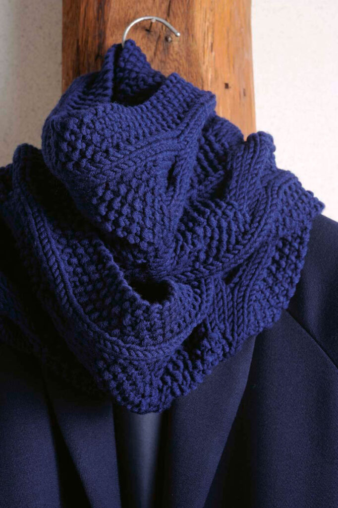 Tuto écharpe en laine grosse maille : Echarpe femme ajourée - Idées  conseils et tuto Crochet et tricot