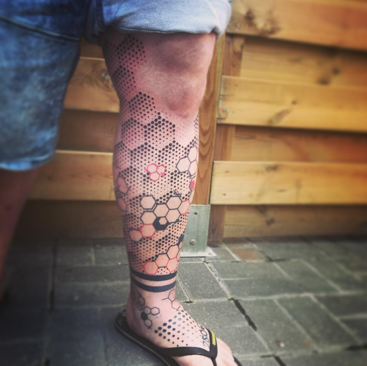 jambe tatouages hexagone Mr Knitbear