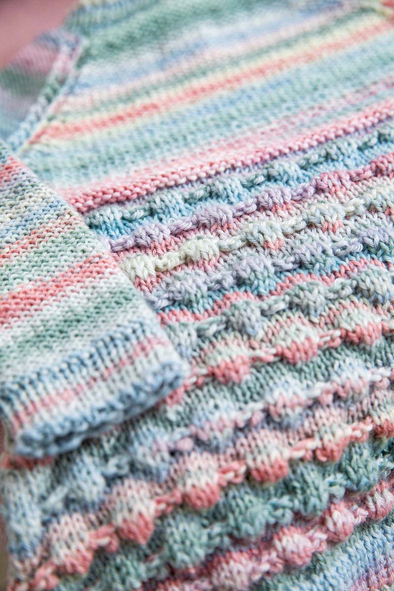 Robe 11 catalogue Lang Yarns Punto 54 Merino 200 bébé color