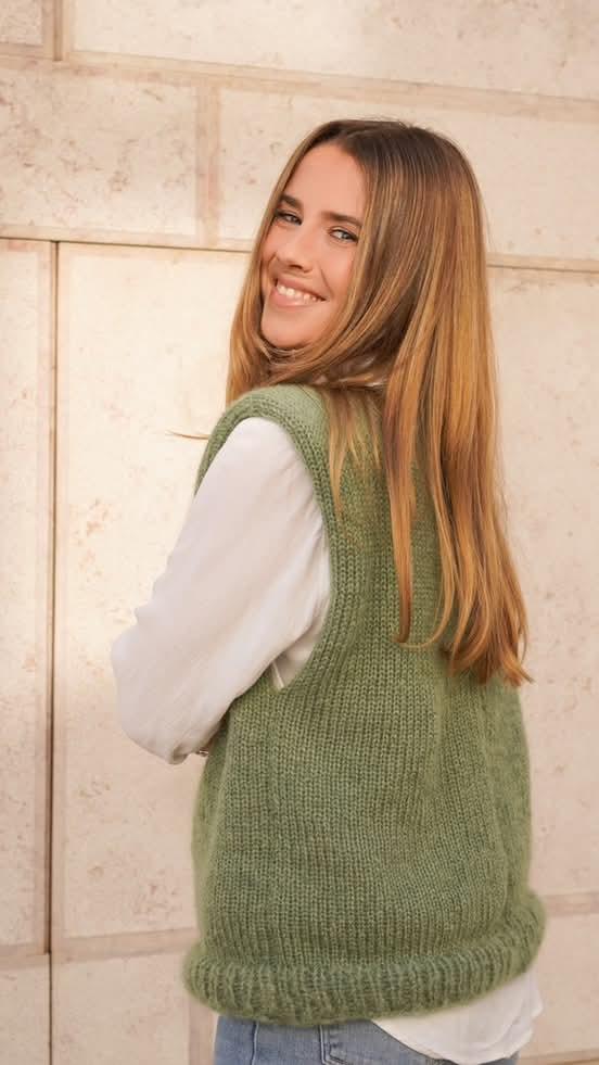 Pull sans manches en laine Honor de Wooladdicts avec adi Express Machine - Judith Jelena 1